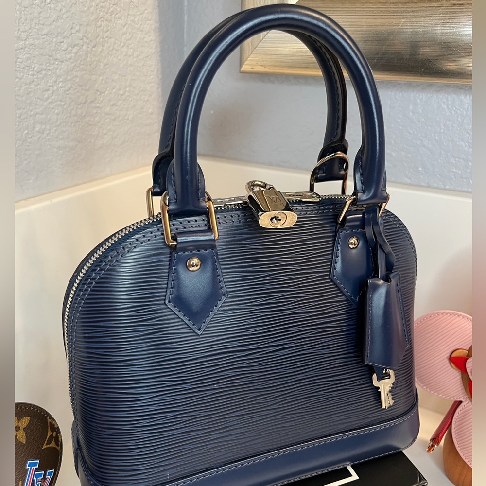 🎀LOUIS VUITTON Indigo Epi Leather Alma BB Bag - Picture 5 of 15